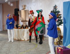 Премьера новогоднего кукольного спектакля «Муха-Цокотуха приглашает к самовару»